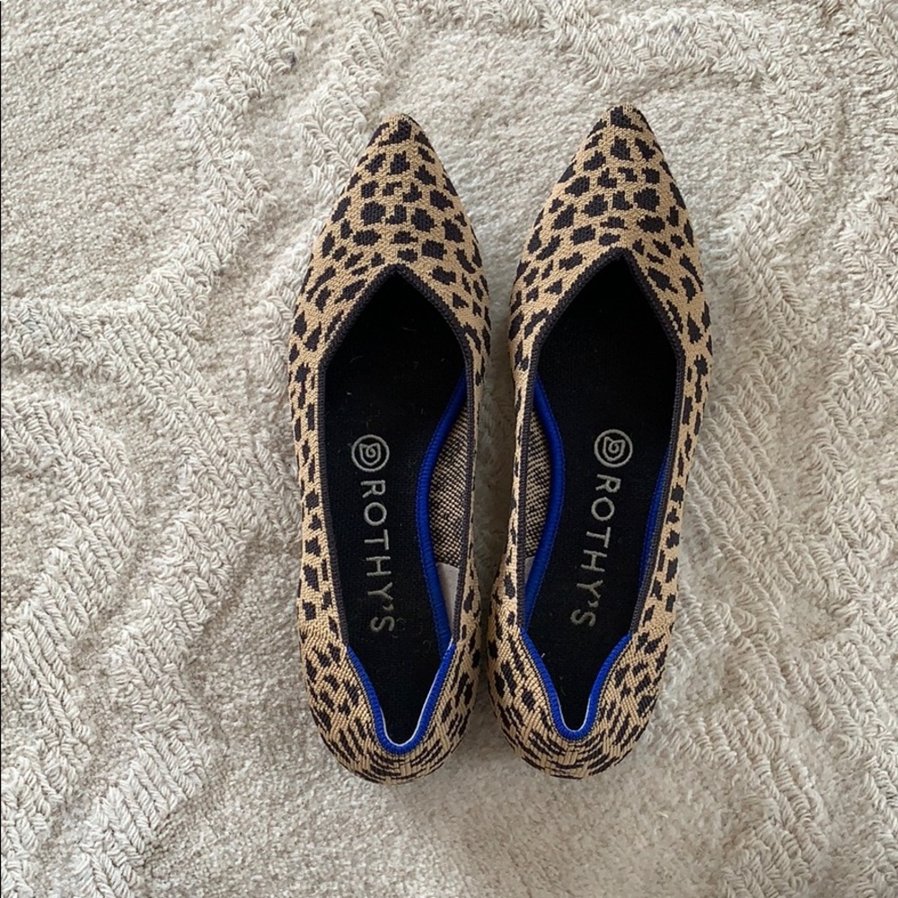Rothys leopard points. Size 8.
